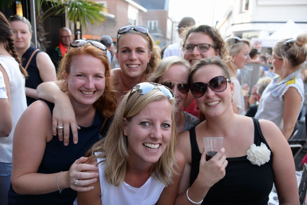 ../Images/Zomercarnaval Noordwijkerhout 306.jpg